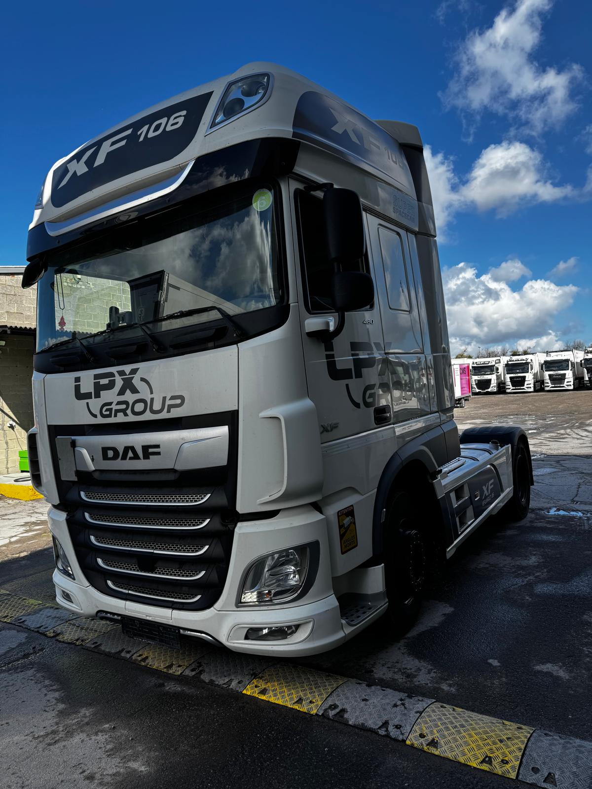 
								DAF XF480 814352 km full									