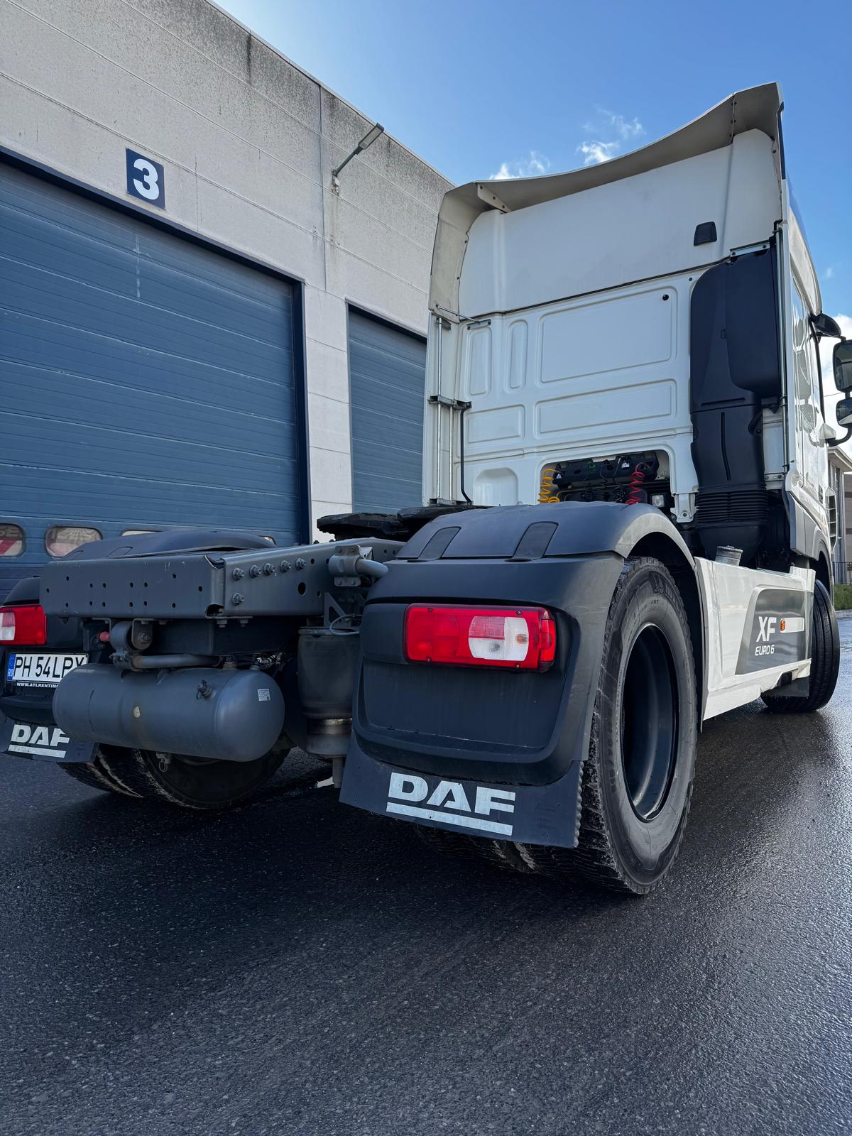 
								DAF XF480 821045km full									