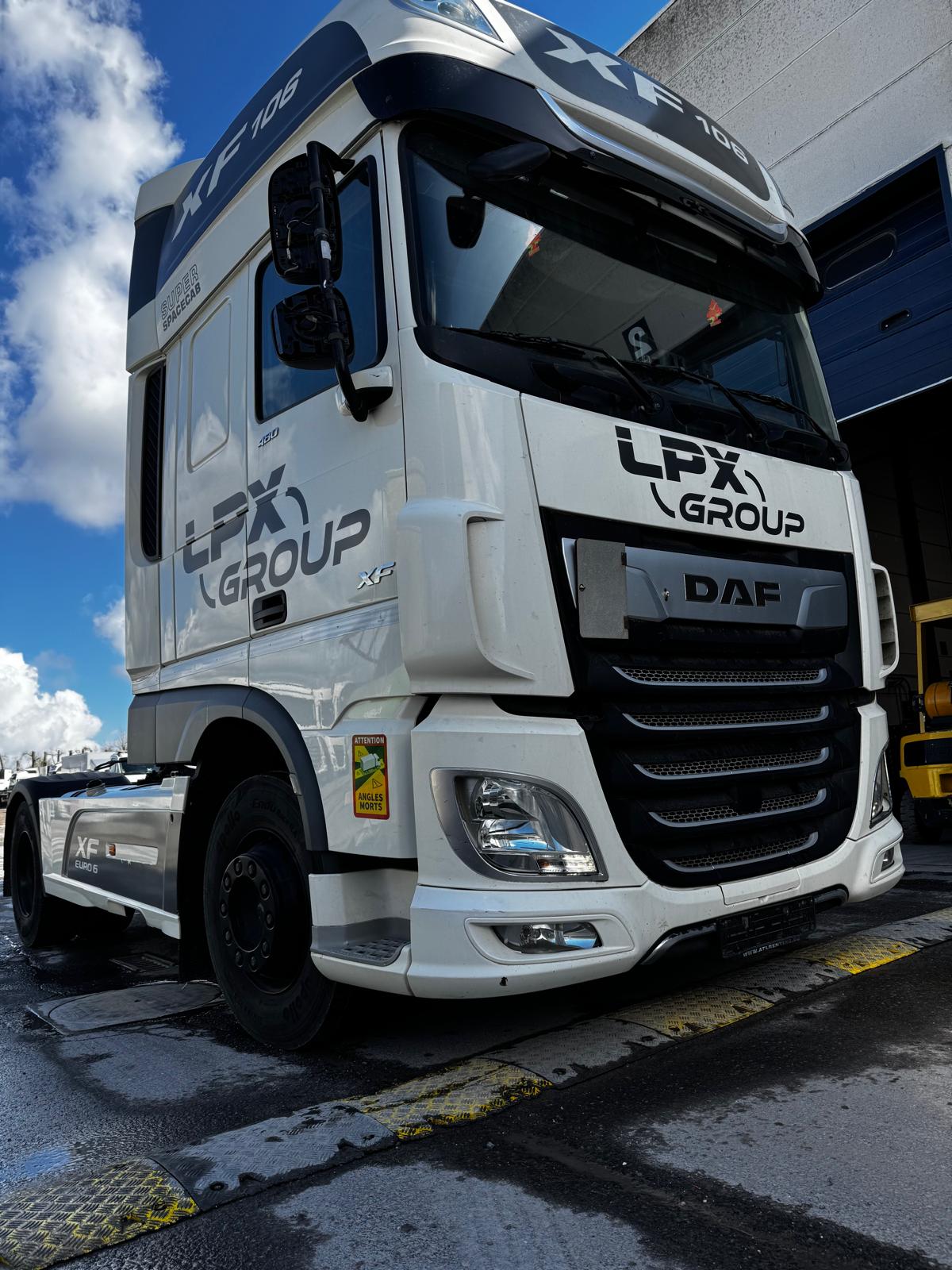 
								DAF XF480 814352 km full									